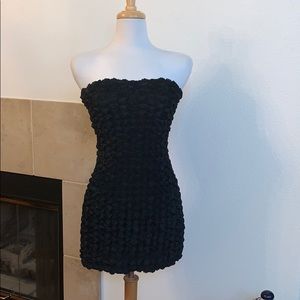 FOREVER 21 BLACK BEAUTIFUL TUBE DRESS